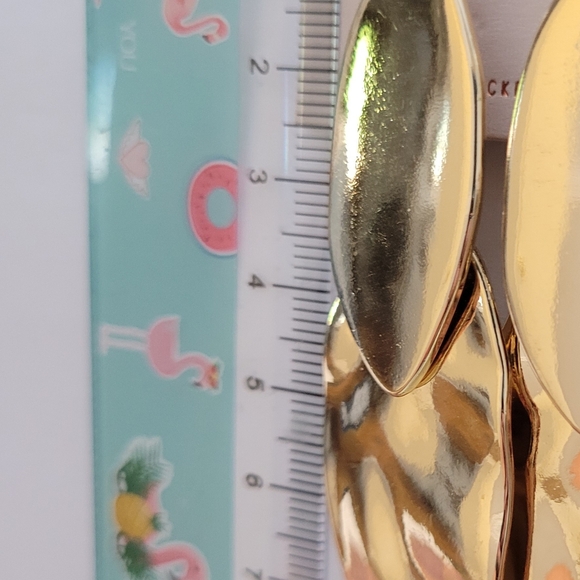 14TH & Union Gold Leaf shaped earrings - Picture 2 of 3